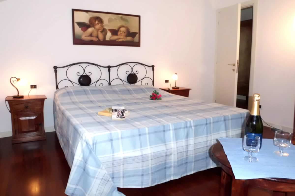 apartment bellagio historia double bed